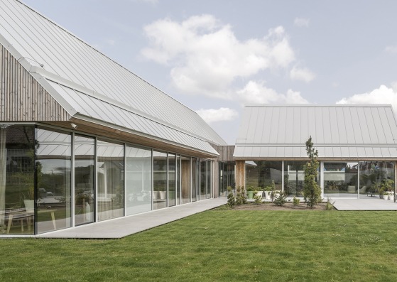 Casa en Jastrzębia Góra por Archmondo. Fotografía por Jakub Certowicz 