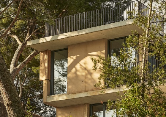 Casa en Cala Tamarit por Raúl Sánchez. Fotografía por David Zarzoso 