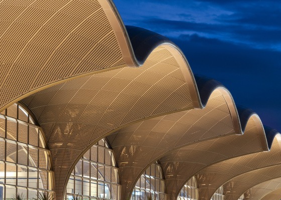 Aeropuerto Internacional Techo por Foster + Partners. Fotografía por Nigel Young