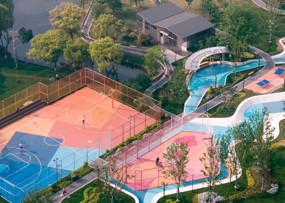 «Huachiao Vibrant Sports Park» por SoBA. Fotografía por Holi