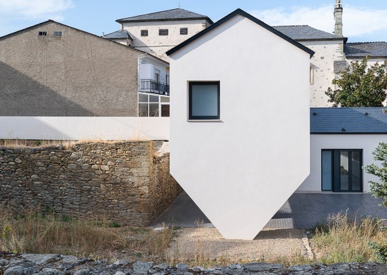 CL House by Estudio Arquitectura Hago. Photograph by Gabriel Gallego