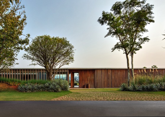 Baroneza House by Sabella Arquitetura. Photograph by Nelson Kon