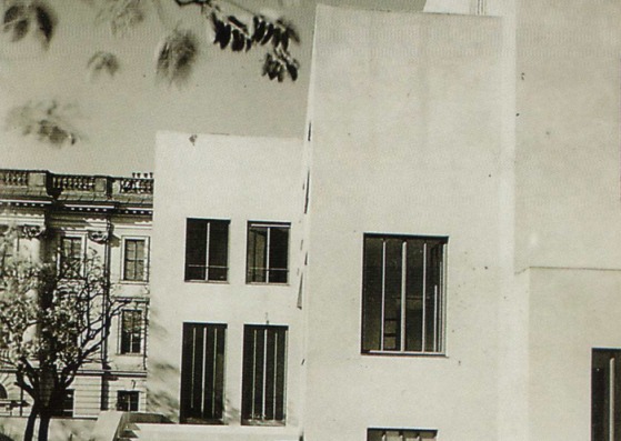Entrance path, 1929. Moritz Narhr. Courtesy of Juan D. López-Arquillo