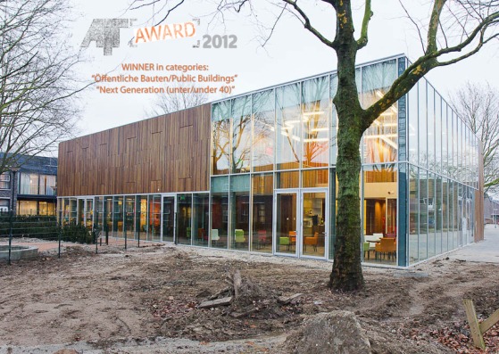 Vista desde Roerdompstraat. Huis van Droo Centro comunitario por JDWA