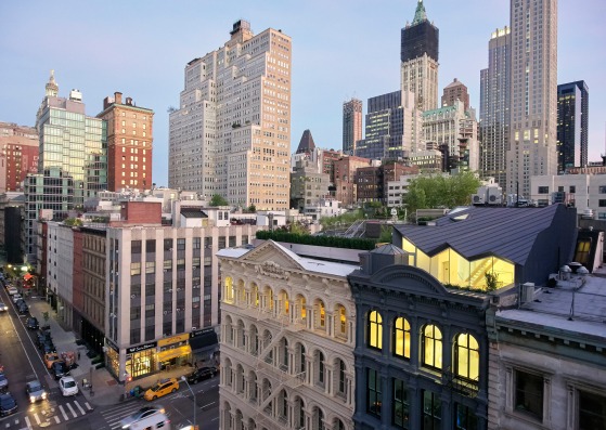 Casa Obsidian: 93 de Reade Street por WORKac. Fotografía © Bruce Damonte