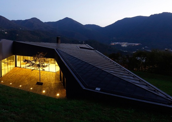Villa en los Alpes por Camillo Botticini Architetto. Fotografía por Niccolò Galeazzi