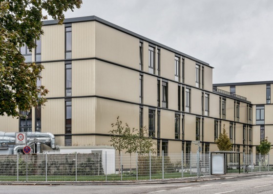 Centro de formación y perfeccionamiento para instaladores eléctricos por archis Architekten + Ingenieure GmbH, Luis Machuca & Asociados. Fotografía por Nikolay Kazakov