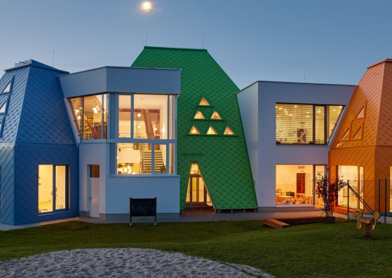 Guardería Větrník por Architektura. Fotografía por Filip Šlapal