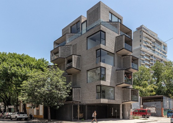 M 5605 building by Arqtipo. Photograph by Federico Kulekdjian