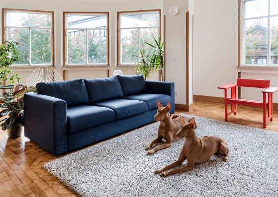 Singer by Atelier Sergio Rebelo. Photograph by João Boullosa