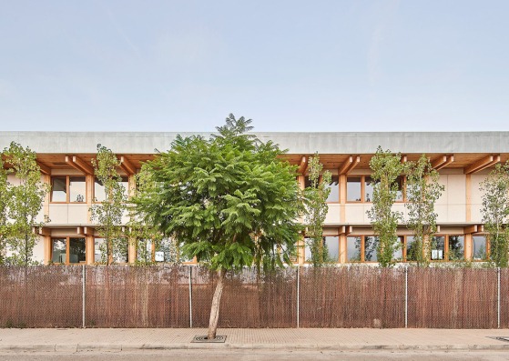 Oct 2021. Colegio Arimunani 1ª fase por Aulets Arquitectes + Aixopluc. Fotografía por José Hévia