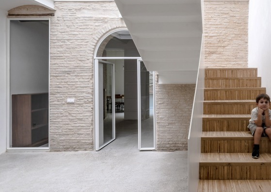 House for a family of musicians by Baum Arquitectura. Photograph by Jesús Granada