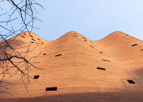W‐Mission HQ por Behet Bondzio Lin Architekten. Fotografía por YuChen Chao Photography
