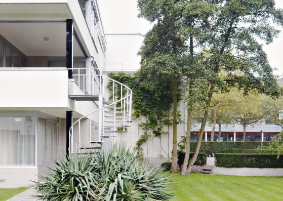 Sonneveld House by Brinkman & Van der Vlugt. Photograph by Johannes Schwartz