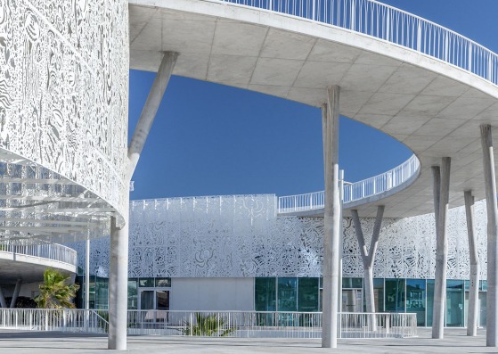 Palais des Congrès & Casino Cap d’Agde by A+Architecture. Photograph by Benoit Wehrle