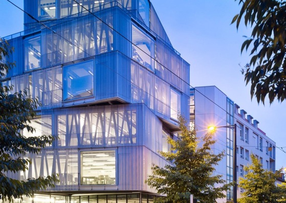 View of the facade opaque from outside. La Fabrique by Marc Mimram. Photography by Julien Lanoo
