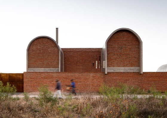 Guanajal House by Cubo Rojo Arquitectura. Photograph by Jorge Succar