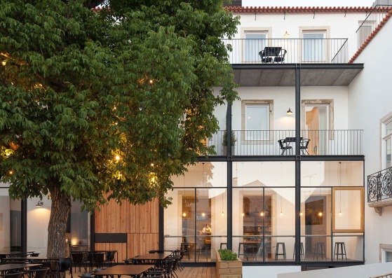 Hotel en Coimbra por depA Architects. Fotografía por José Campos