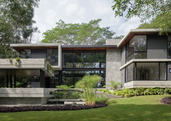 Casa Entreparotas by Di Frenna Arquitectos. Photograph by Lorena Darquea