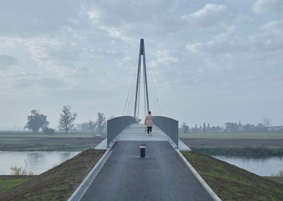 Footbridge in Lužec nad Vltavou by Petr Tej, Marek Blank and Jan Mourek. Photograph by BoysPlayNice