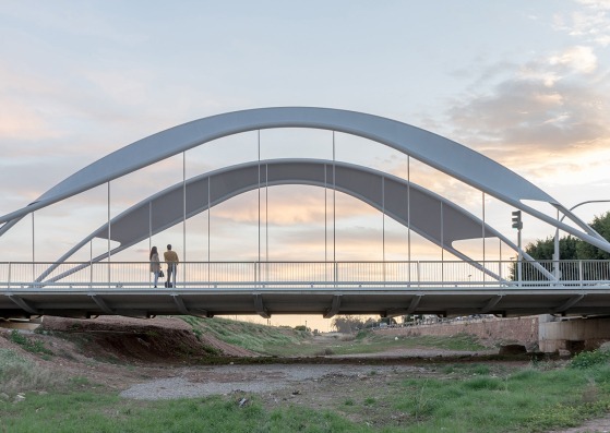 Puente Arco Puçol por FVAI. Fotografía por VAAN