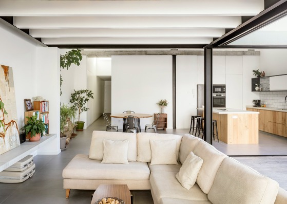 Casa L+C by Gabriel Montañés. Photograph by Adrià Goula