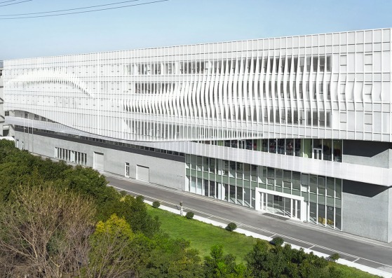ééé - BSH Headquarters by Greater Dog Architects. Photograph by Metaviz studio