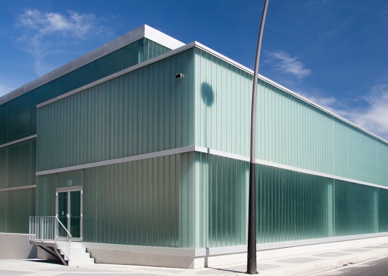 Vista exterior de Sport Cter. por HIKA arkitektura. Imagen cortesía de HIKA arkitektura