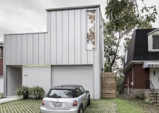 Vista exterior. Casa Holy Cross por T B A. Fotografía © Adrien Williams