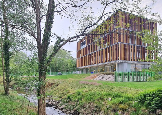 Nueva sede de la empresa AGUR por IDOM. Fotografía por Federico Pardos