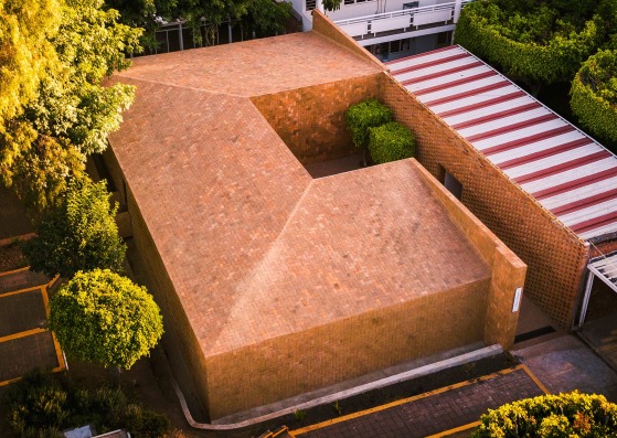 Centro Cultural del Centro Educativo de Morelia por Iván Marín + Doho Constructivo. Fotografía por Jose Carlos Macouzet / Eduardo Armenta