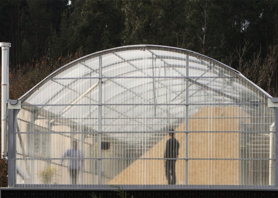 JAjaus, productive single-family housing by beSTe arkitektura. Photograph by Aitor Ortiz.