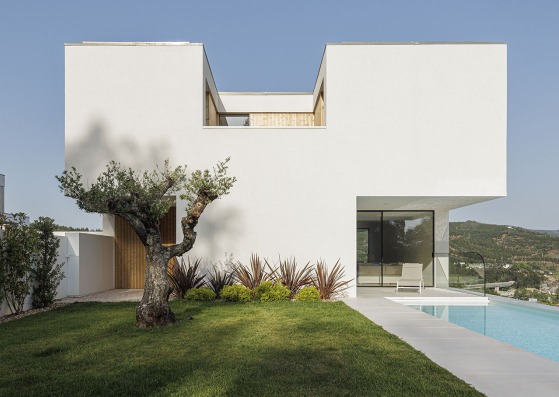 Casa JC por Mário Alves arquiteto. Fotografía por Ivo Tavares Studio