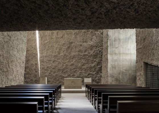 Iglesia Las Chumberas por Fernando Menis. Fotografía por Hisao Suzuki Iglesia Las Chumberas por Fernando Menis. Fotografía por Hisao Suzuki