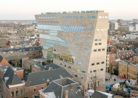 Forum Groningen por NL Architects. Fotografía por Marcel van der Burg cortesía de NL Architects & ABT