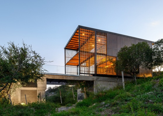 Siquiman Lodge by Pablo Senmartin Arquitectos. Photograph by Gonzalo Viramonte 