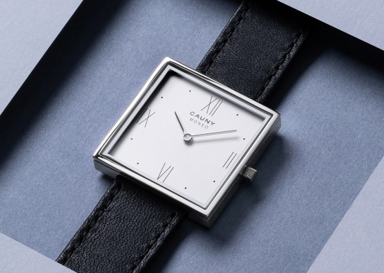 Reloj CAUNY por Rafael Moneo. Fotografía cortesía de Canuy Reloj CAUNY por Rafael Moneo. Fotografía cortesía de Canuy