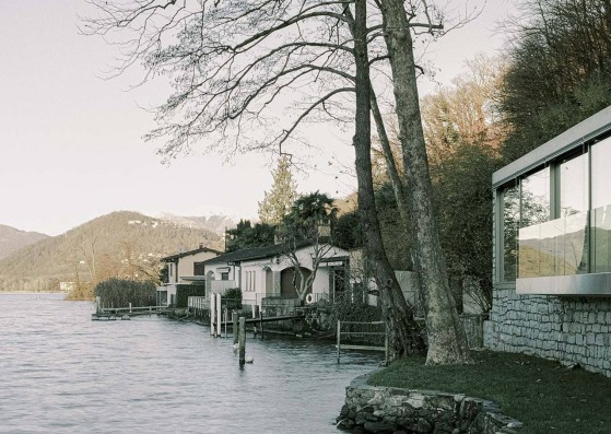Reforma de una vivienda de vacaciones en el lago de Lugano por Raffaele Cammarata arquitecto. Fotografía por Simone Bossi