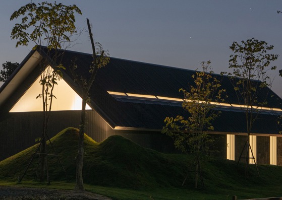 Sala de exposiciones Moonler por Sher Maker. Fotografía por Ratthee Phaisanchotsiri.