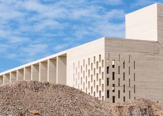 Montaigne Multimedia Library by TAUTEM architecture and BMC2 Architectes. Photograph by Luc Boegly