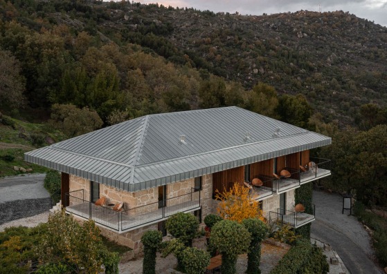 Nature monument tourist complex. The Vagar, Country House by Filipe Pina and David Bilo