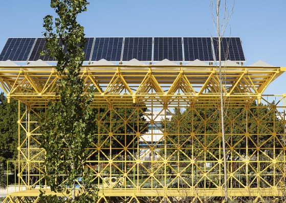Smart tree by UMA, AQ8 Arquitectura, Marinauno Arquitectos. Photograph by por Fernando Alda
