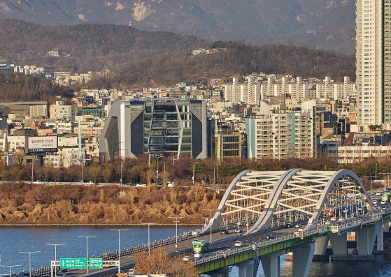 Centro HQ para YG Entertainment por UNStudio. Fotografía por Rohspace