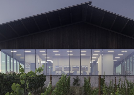 Furioso Vineyards by Waechter Architecture. Photograph by Lara Swimmer