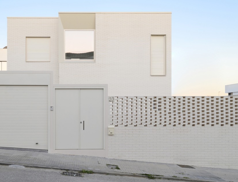 La Casa De Ladrillo Blanco por Crearctive S.Coop. And. Fotografía por Nicolás Díaz