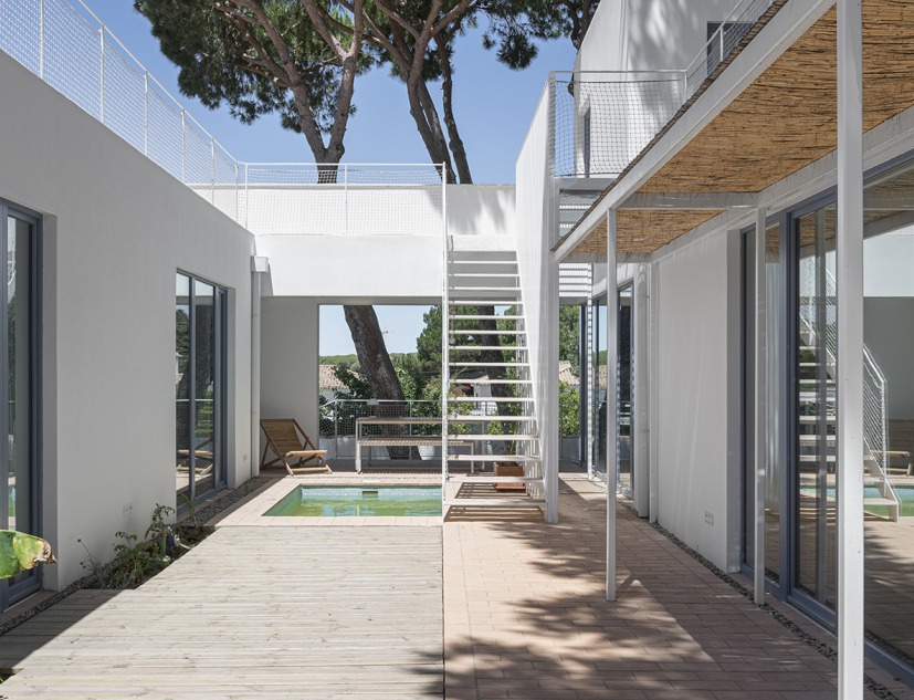 Urban cortijo-house by José Manuel Martínez Rodríguez. Photograph by Juan Carlos Lagares