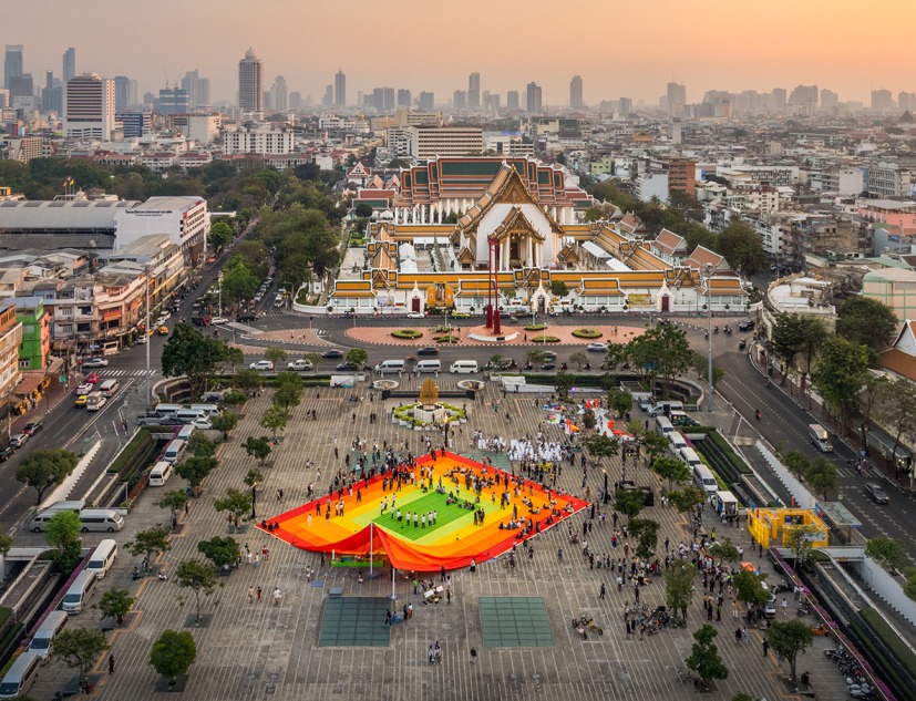 "Mega Mat" ephemeral installation by MVRDV. Photograph by Depth of Field Co.,Ltd.