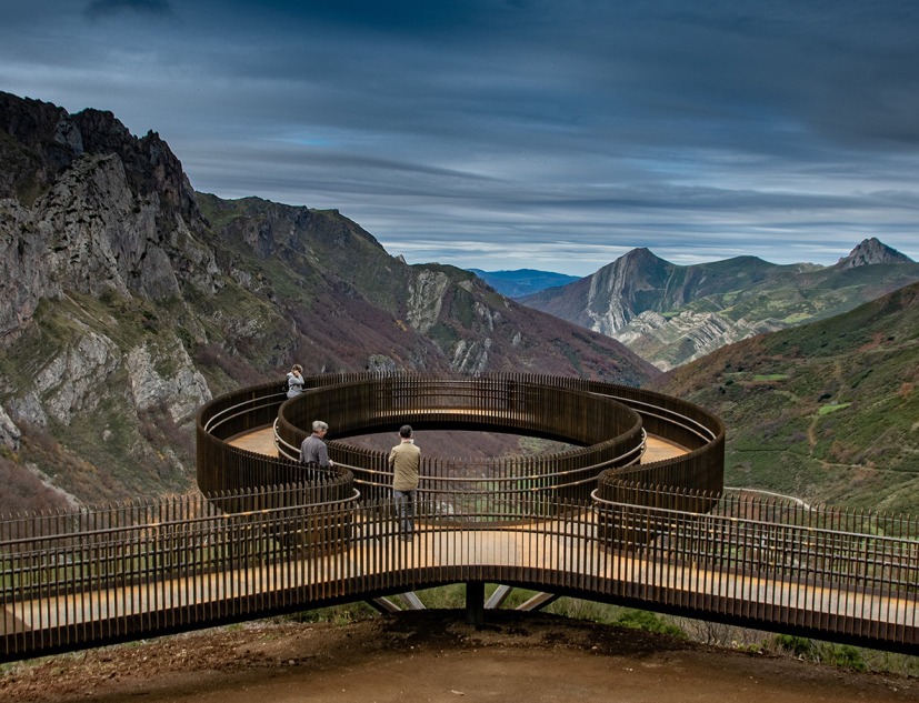 Farrapona Geological Viewpoint by Puerto & Sánchez Arquitectos. Photograph by Jose Ramón Puerto Álvarez