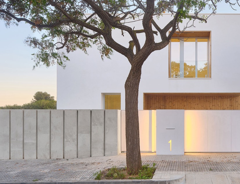 Casa ON por Guillem Carrera. Fotografía por Adrià Goula