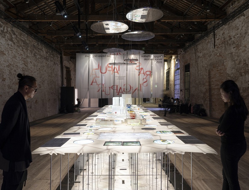 Vista de la instalación del Pabellón de Singapur en la Bienal de Arquitectura de Venecia 2025. Fotografía por Giorgio Schirato Photography